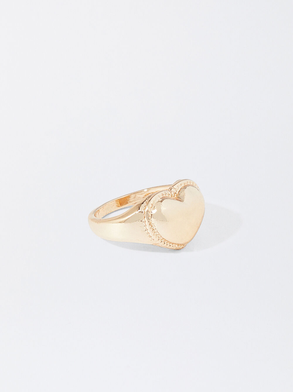 Gold-Toned Ring With Heart image number 3.0