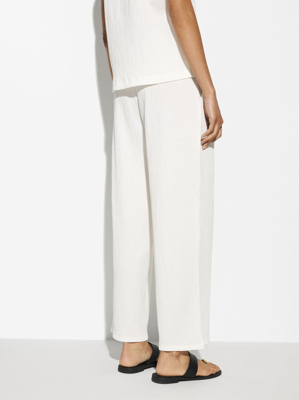 Textured Pants With Elastic Waistband image number 5.0