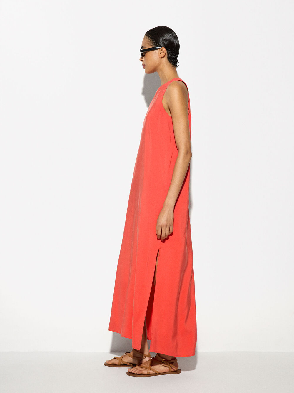 Loose-Fitting Sleeveless Dress image number 2.0