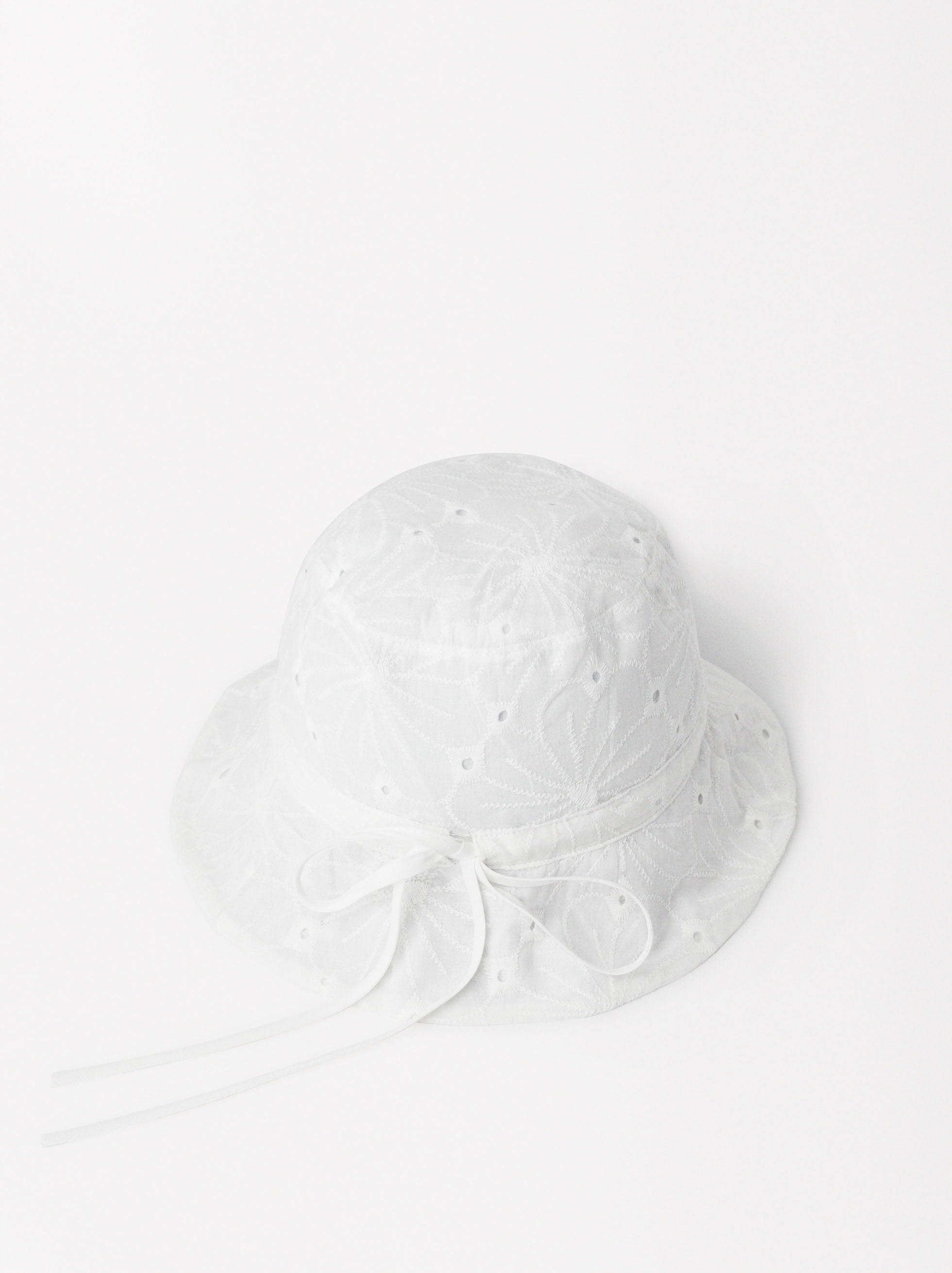 Embroidered Bucket Hat White | Parfois