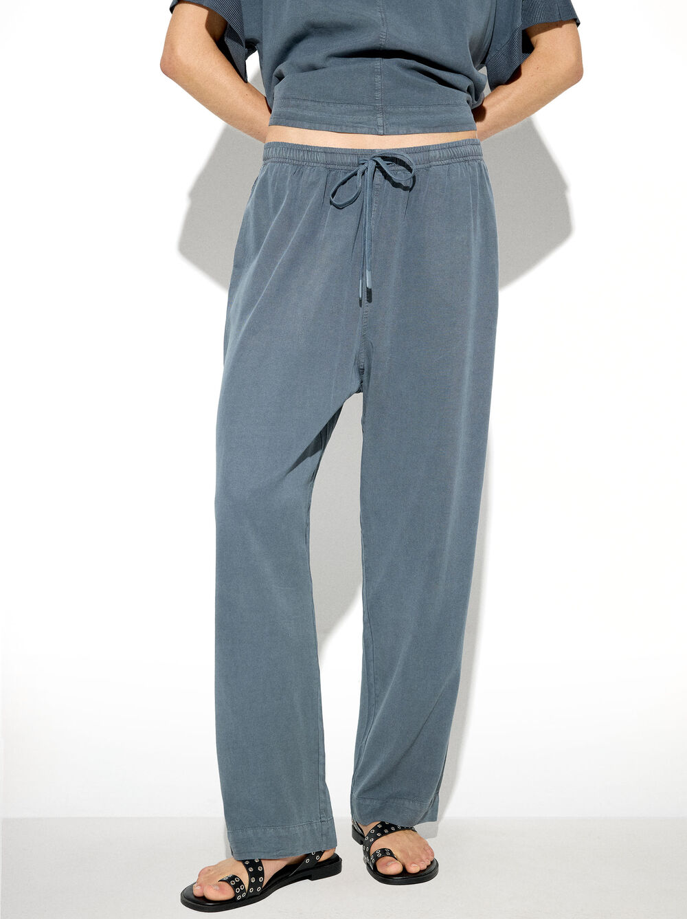 Adjustable Loose-Fitting Trousers Pants With Drawstring image number 1.0