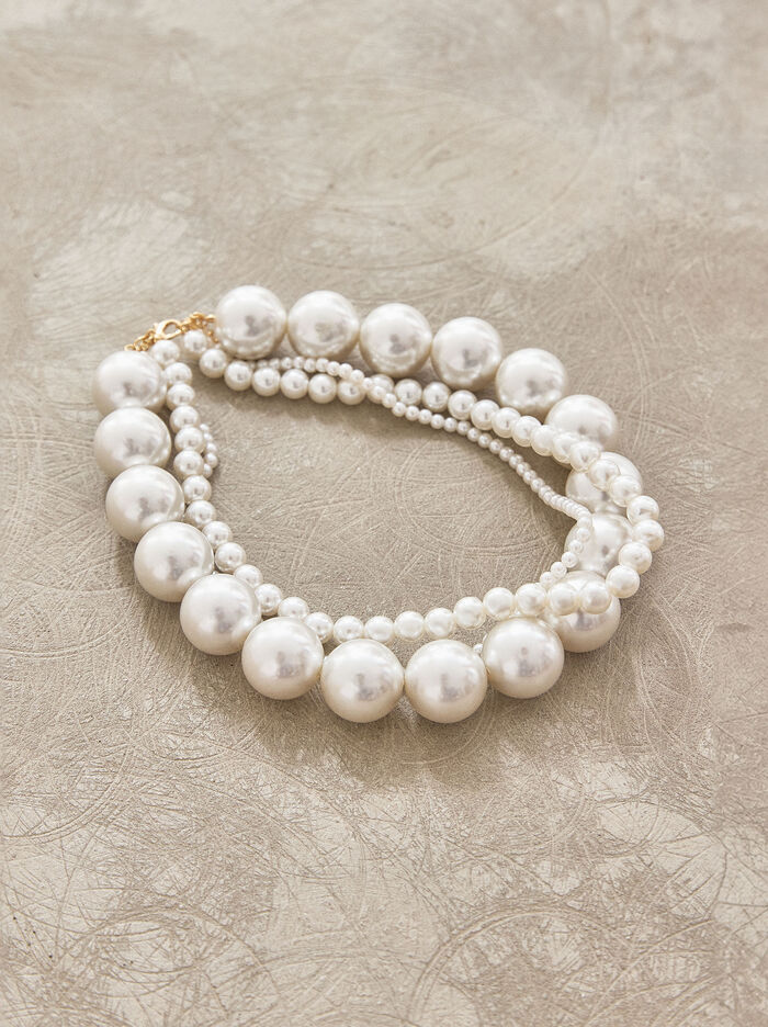 Necklace With Pearls
