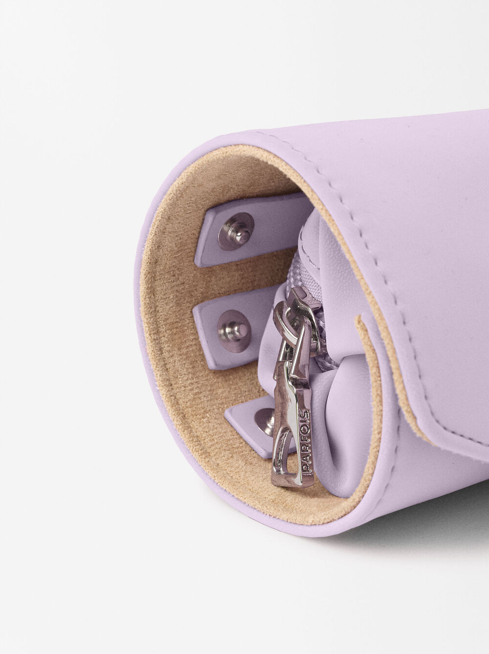 Online Exclusive - Customizable Roll Jewellery Case image number 3.0