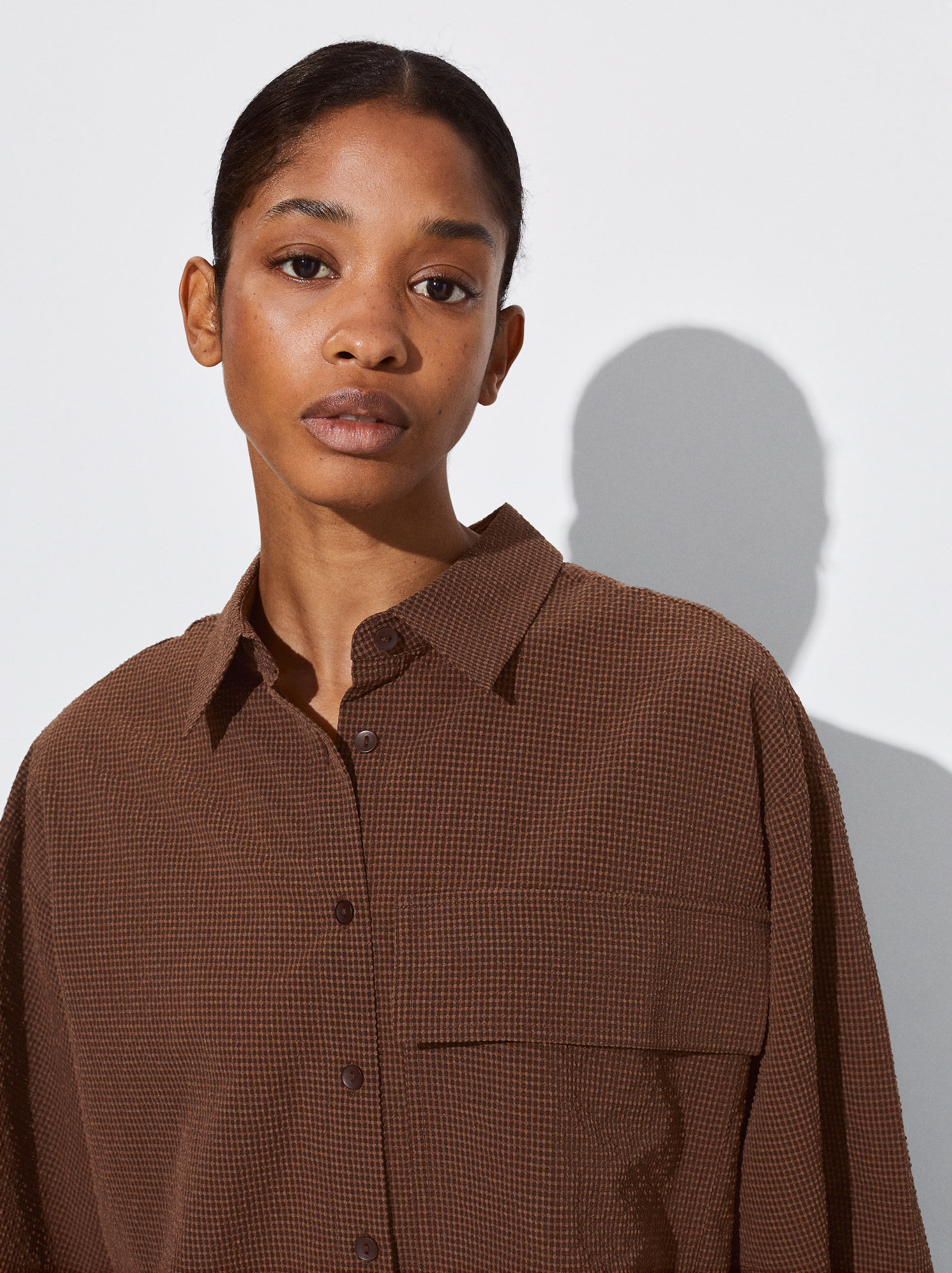 Knitted Shirt Flap Neckline Brown | Parfois