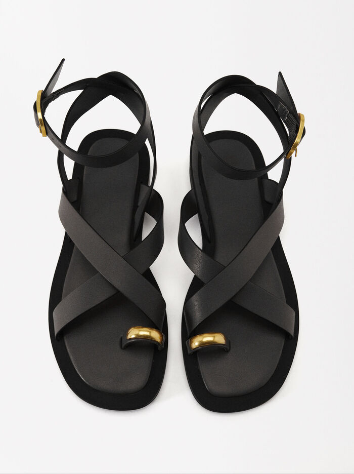 Flat Crossed Sandals With Metallic Detail