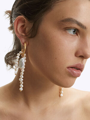 Hoop Earrings With Fresh Water Pearl image number 1.0