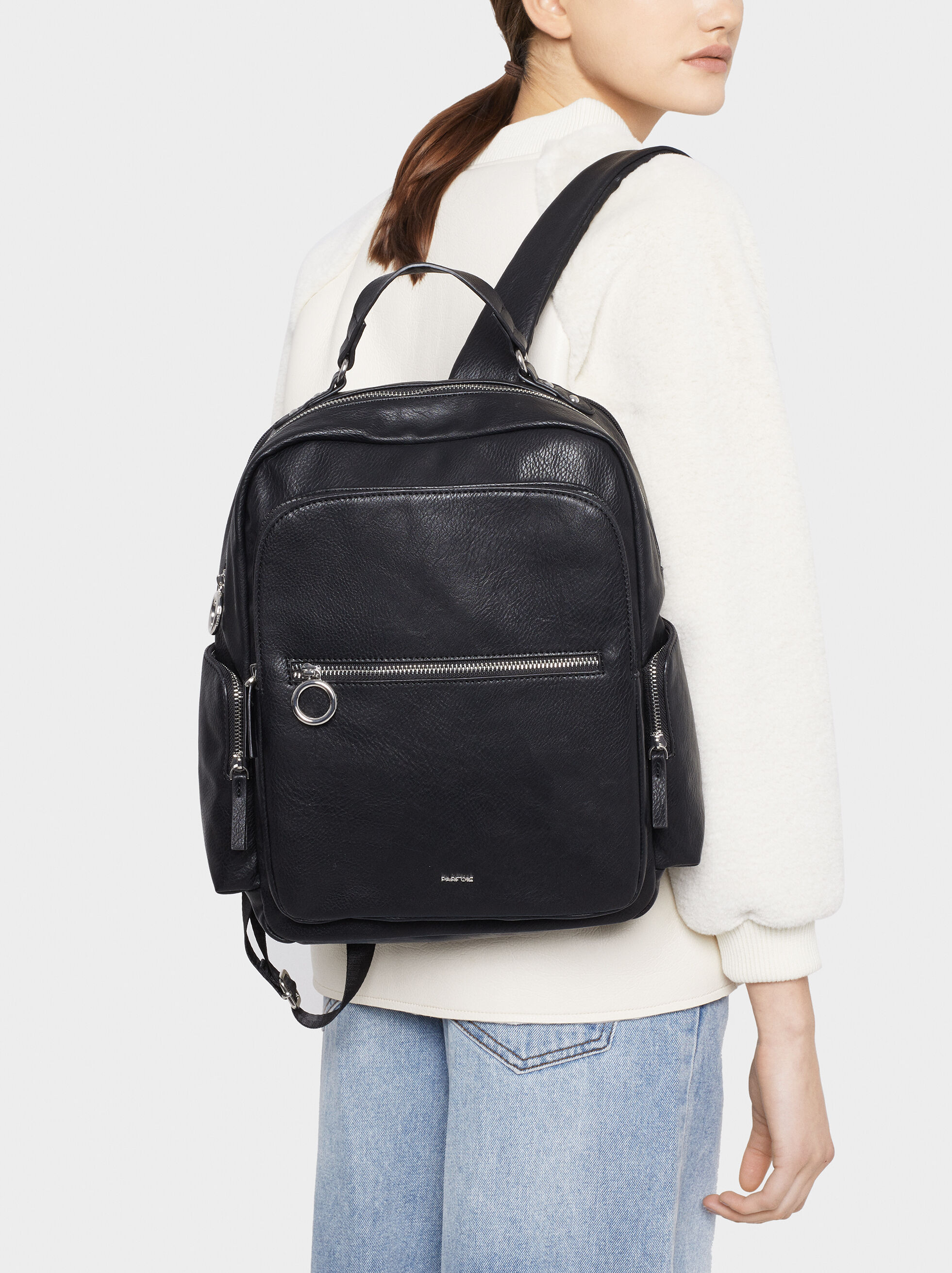 backpacks that have a lot of pockets