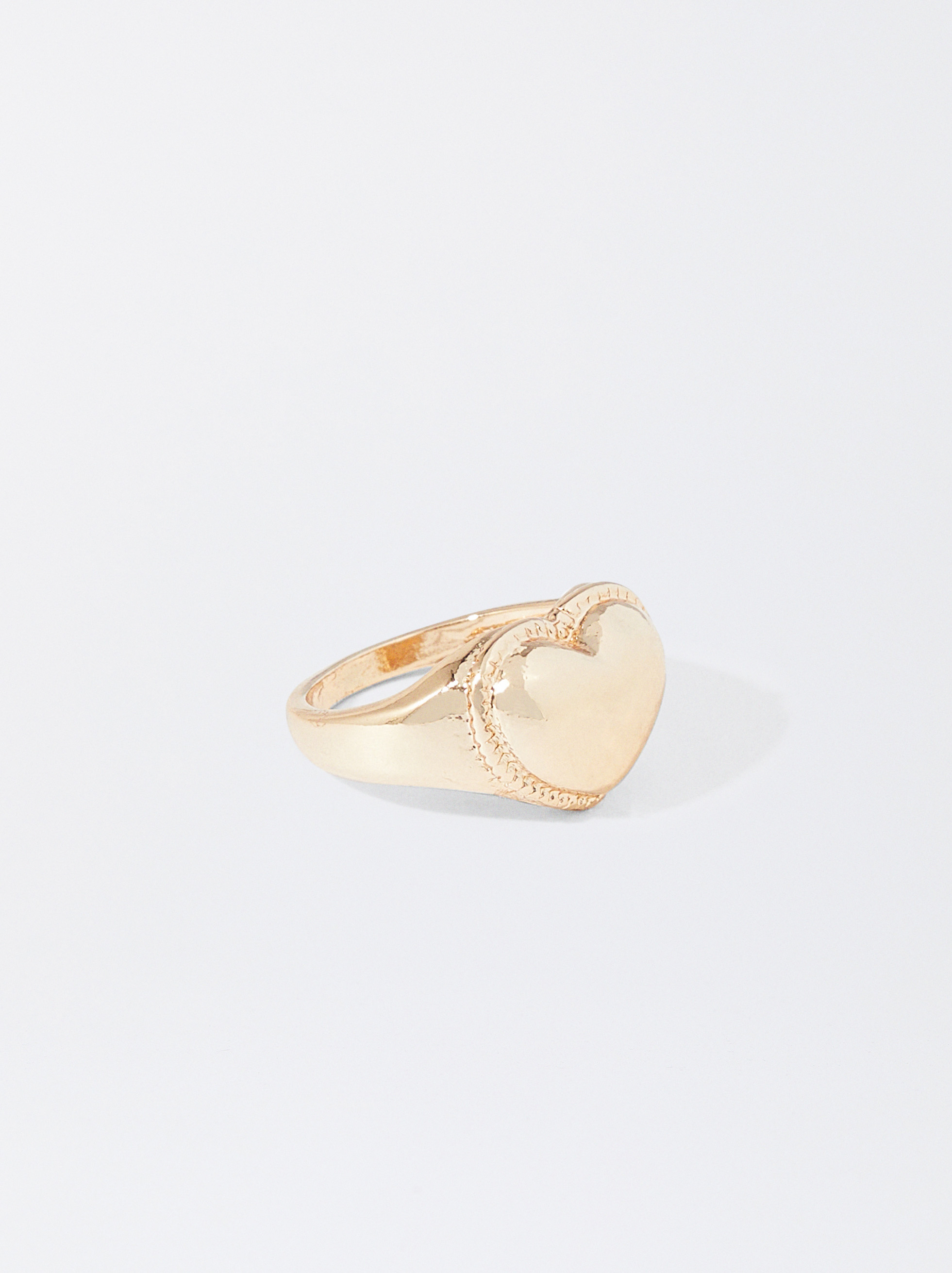 Gold-Toned Ring With Heart image number 3.0