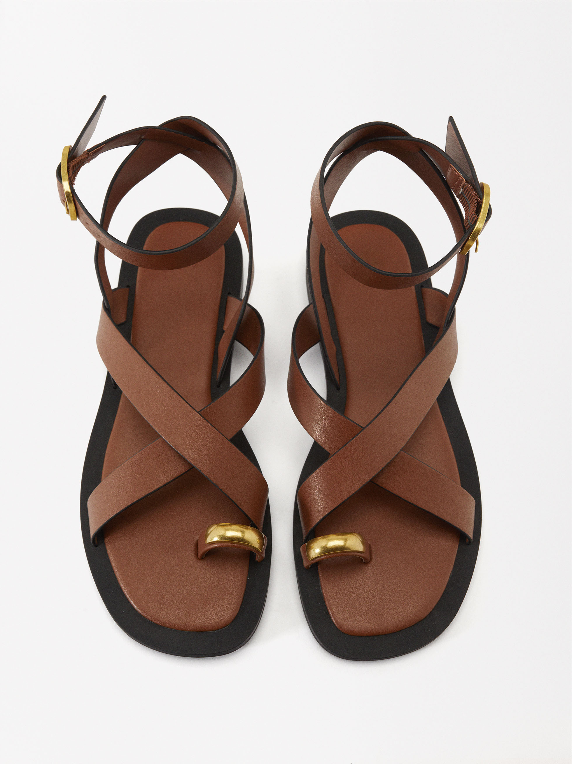Flat Crossed Sandals With Metallic Detail image number 0.0