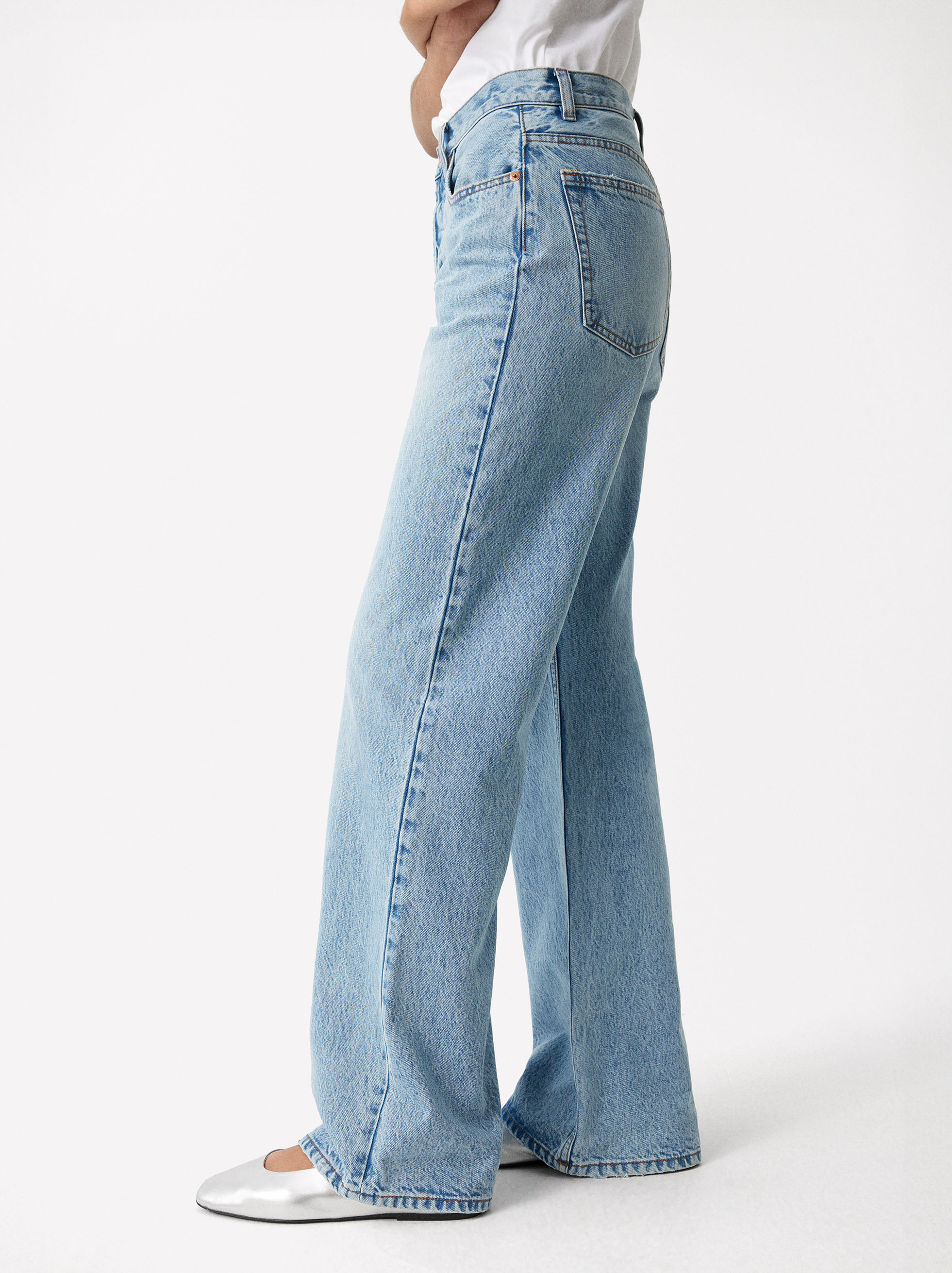 Straight Fit Jeans image number 3.0