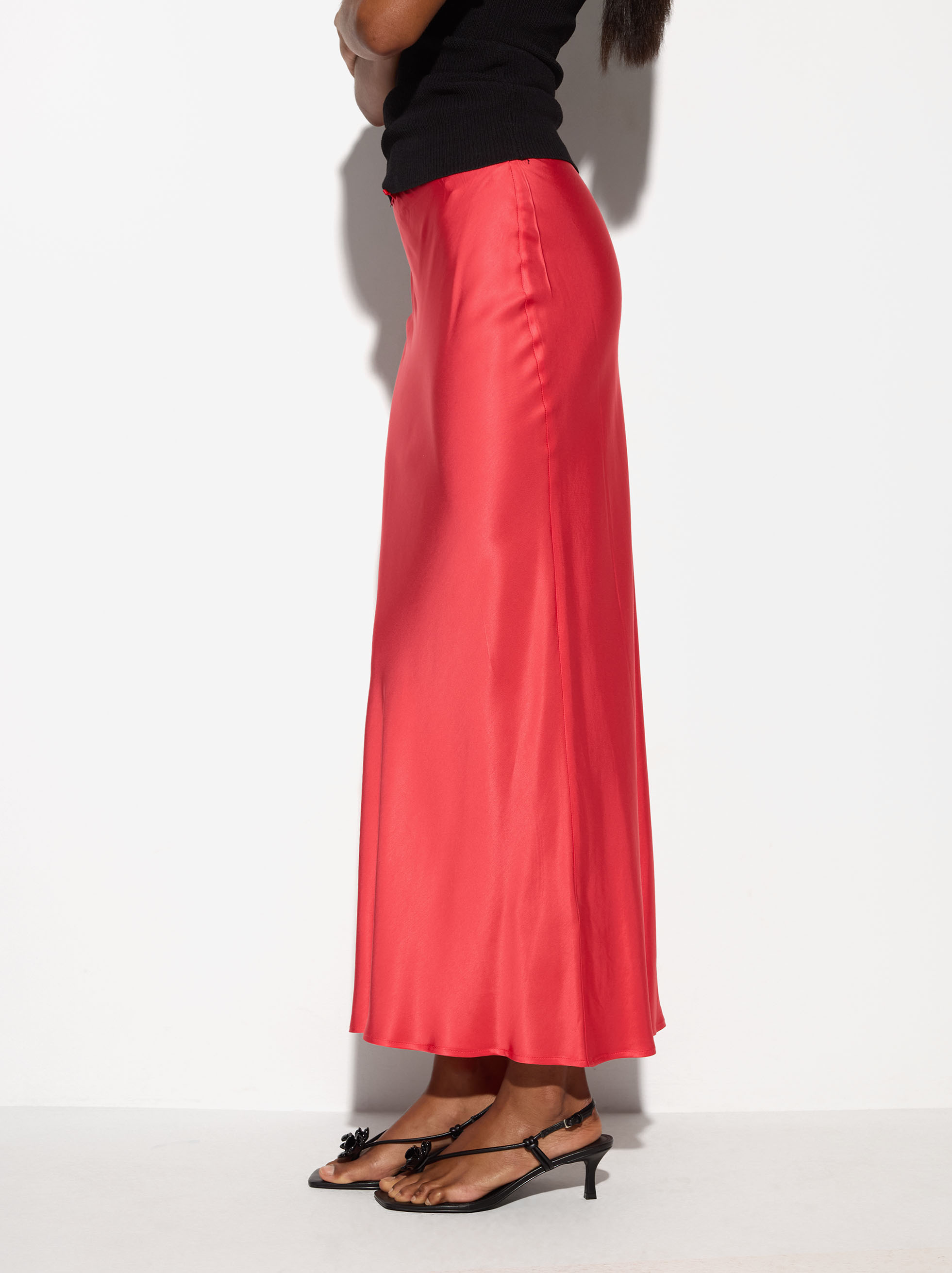 Midi Skirt With Elastic Waistband image number 3.0
