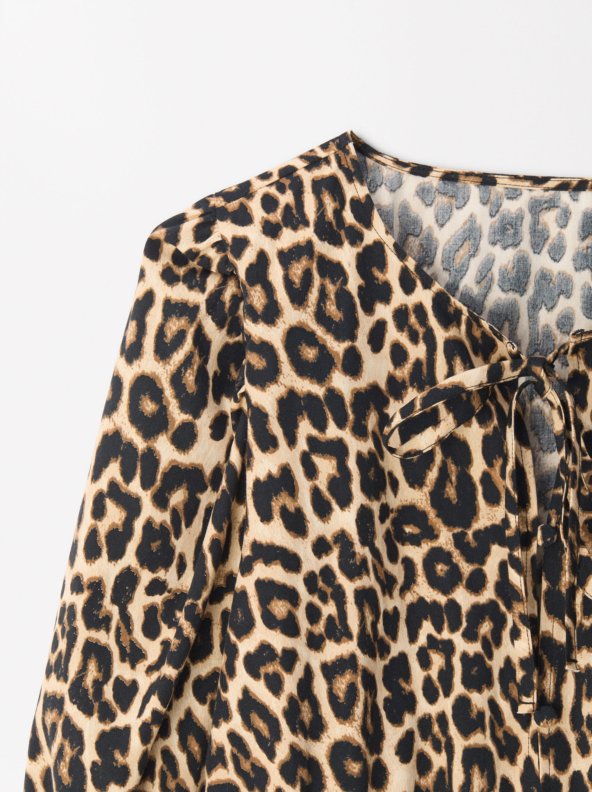 Top Estampado Leopardo image number 6.0