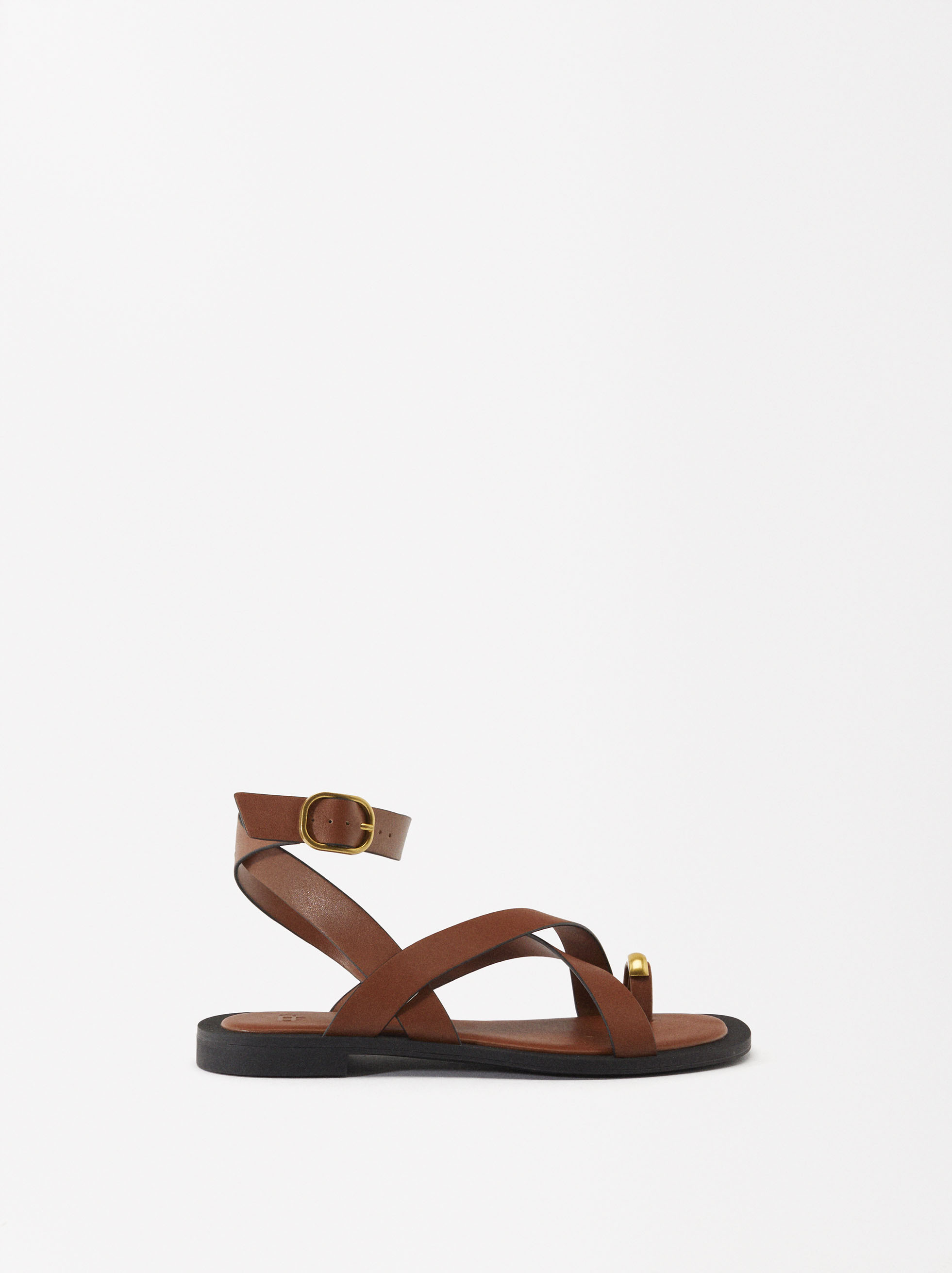 Flat Crossed Sandals With Metallic Detail image number 1.0