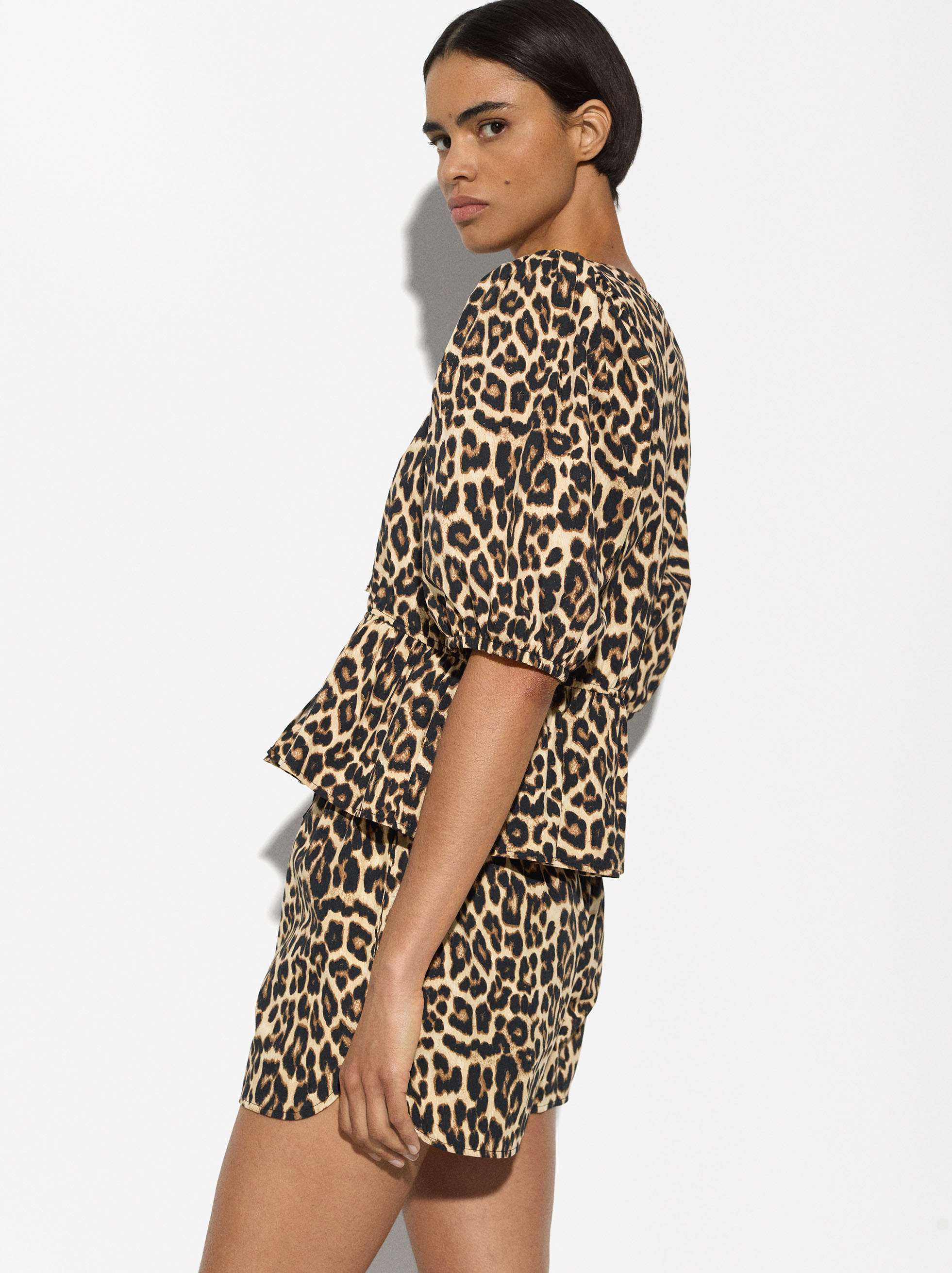 Top Estampado Leopardo image number 3.0